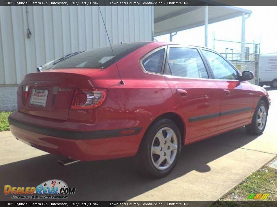 2005 Hyundai Elantra GLS Hatchback Rally Red / Gray Photo #16