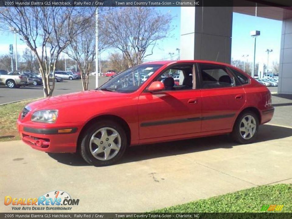 2005 Hyundai Elantra GLS Hatchback Rally Red / Gray Photo #18