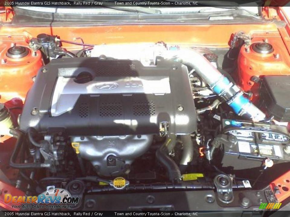 2005 Hyundai Elantra GLS Hatchback Rally Red / Gray Photo #19