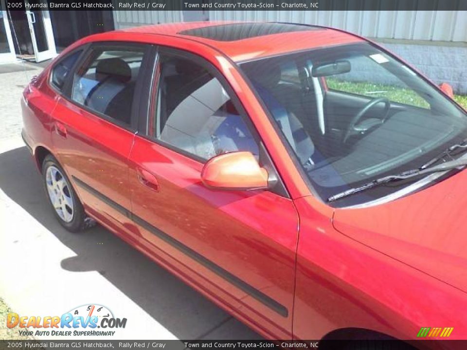 2005 Hyundai Elantra GLS Hatchback Rally Red / Gray Photo #20