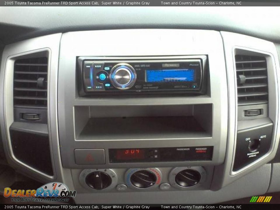 2005 Toyota Tacoma PreRunner TRD Sport Access Cab Super White / Graphite Gray Photo #8