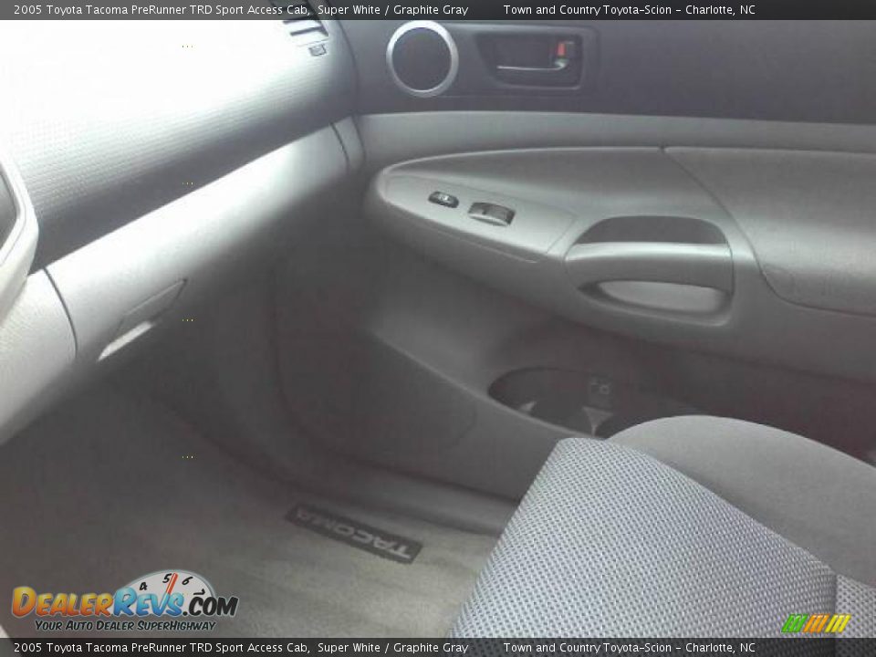 2005 Toyota Tacoma PreRunner TRD Sport Access Cab Super White / Graphite Gray Photo #11