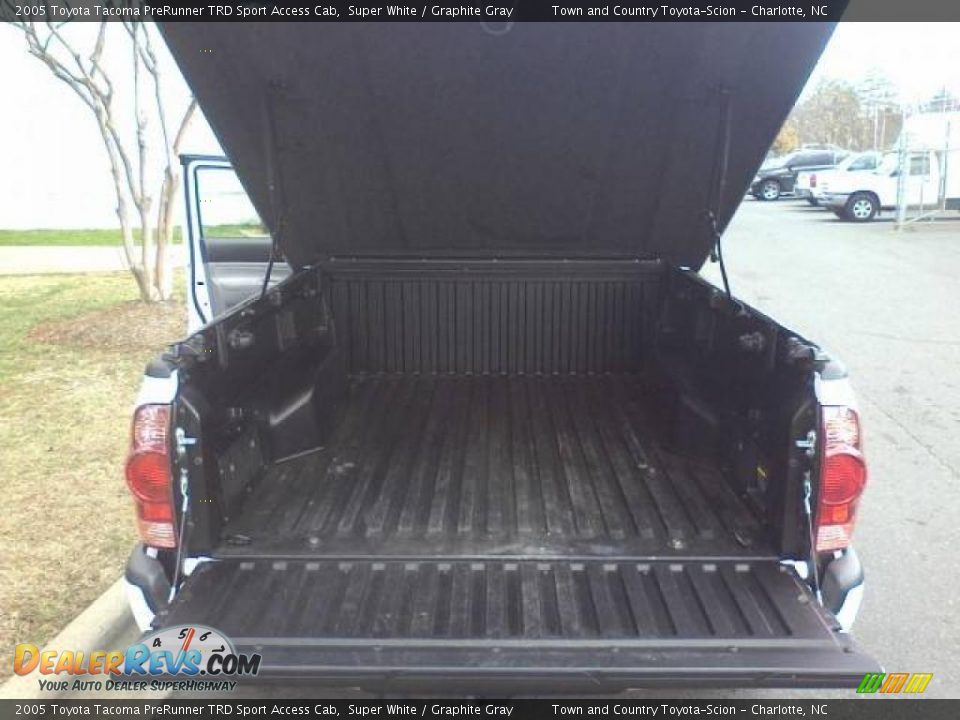 2005 Toyota Tacoma PreRunner TRD Sport Access Cab Super White / Graphite Gray Photo #15