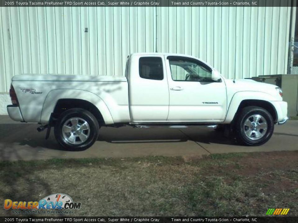 2005 Toyota Tacoma PreRunner TRD Sport Access Cab Super White / Graphite Gray Photo #17