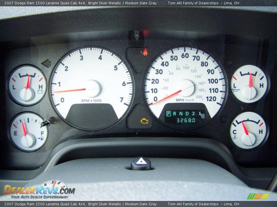 2007 Dodge Ram 1500 Laramie Quad Cab 4x4 Bright Silver Metallic / Medium Slate Gray Photo #17