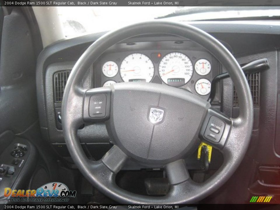 2004 Dodge Ram 1500 SLT Regular Cab Black / Dark Slate Gray Photo #24