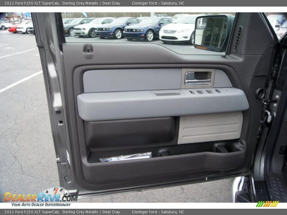 Door Panel of 2011 Ford F150 XLT SuperCab Photo #18