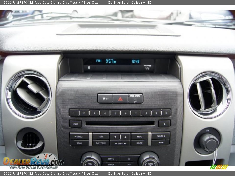 Controls of 2011 Ford F150 XLT SuperCab Photo #27
