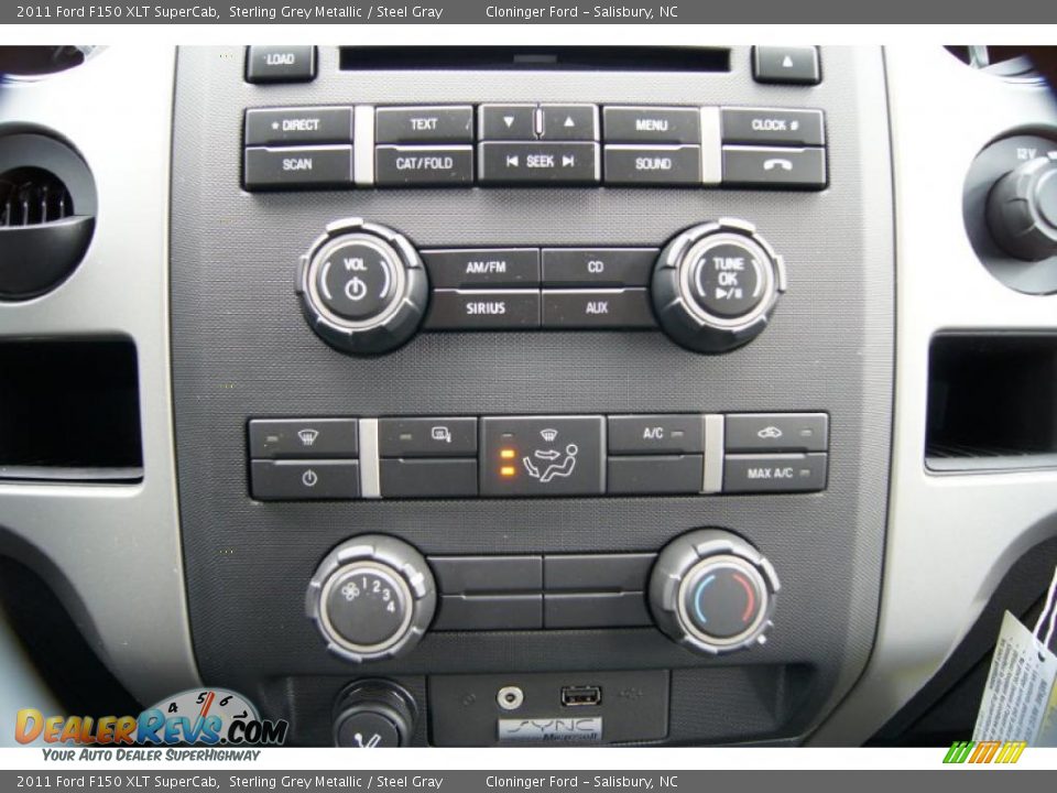 Controls of 2011 Ford F150 XLT SuperCab Photo #28