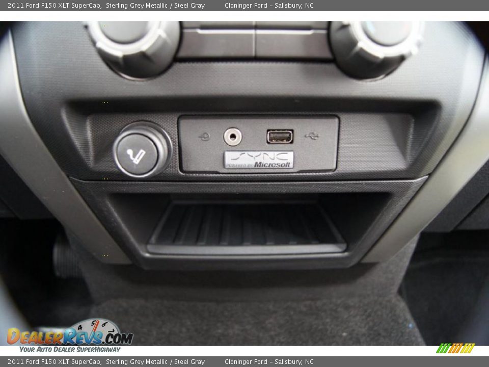 Controls of 2011 Ford F150 XLT SuperCab Photo #29