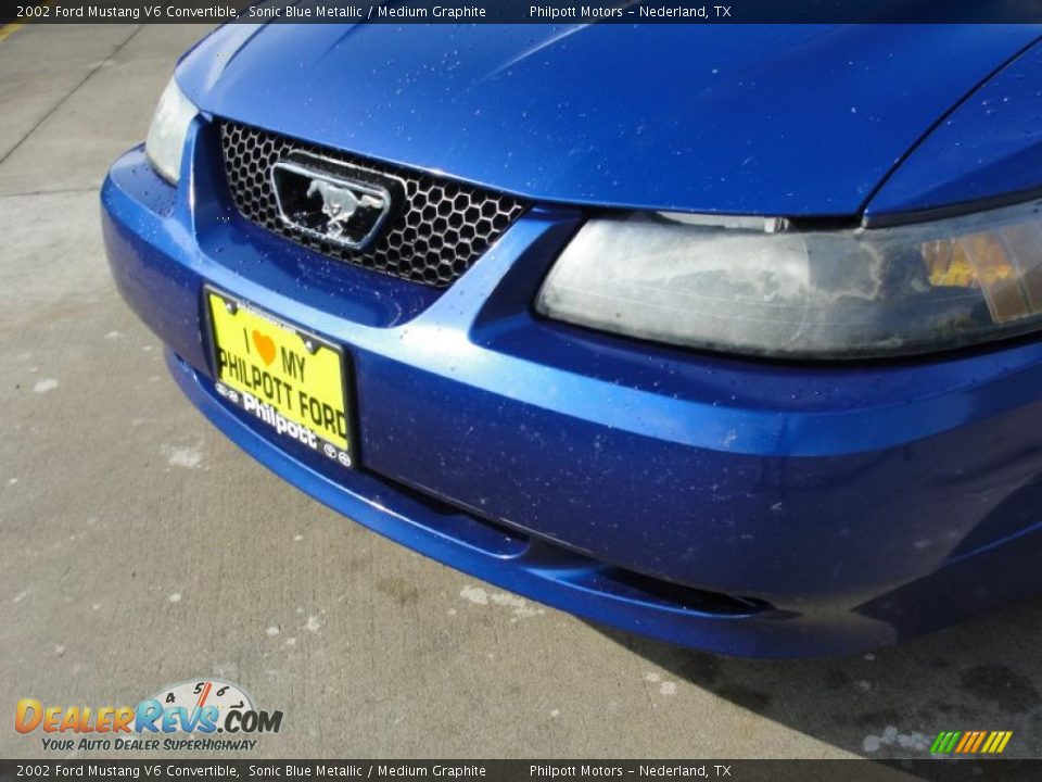 2002 Ford Mustang V6 Convertible Sonic Blue Metallic / Medium Graphite Photo #11