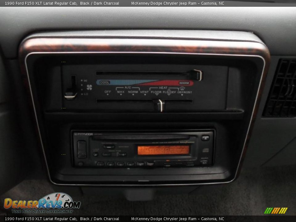 Controls of 1990 Ford F150 XLT Lariat Regular Cab Photo #11