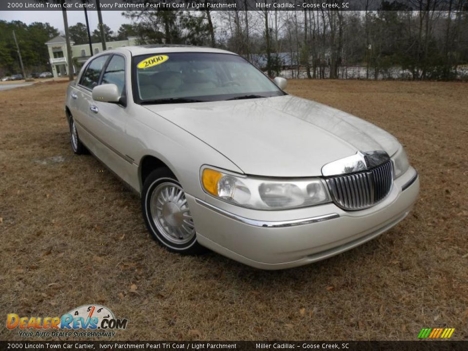 2000 Lincoln Town Car Cartier Ivory Parchment Pearl Tri Coat / Light Parchment Photo #1