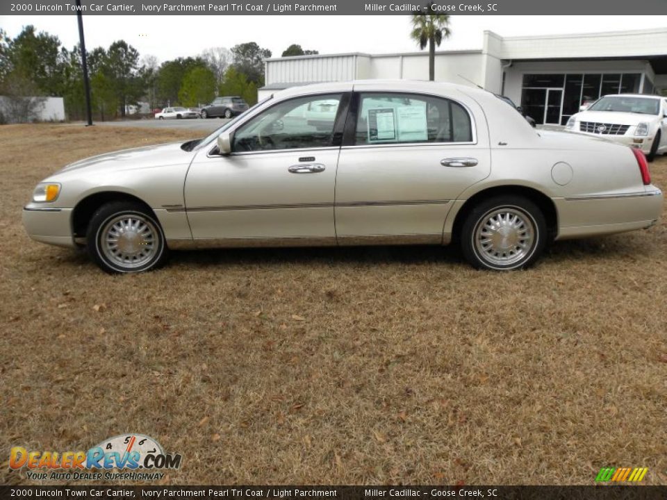 2000 Lincoln Town Car Cartier Ivory Parchment Pearl Tri Coat / Light Parchment Photo #2