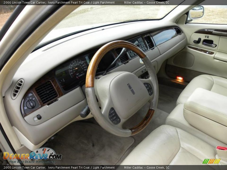 2000 Lincoln Town Car Cartier Ivory Parchment Pearl Tri Coat / Light Parchment Photo #4