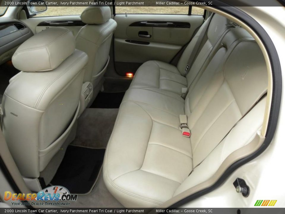 2000 Lincoln Town Car Cartier Ivory Parchment Pearl Tri Coat / Light Parchment Photo #8