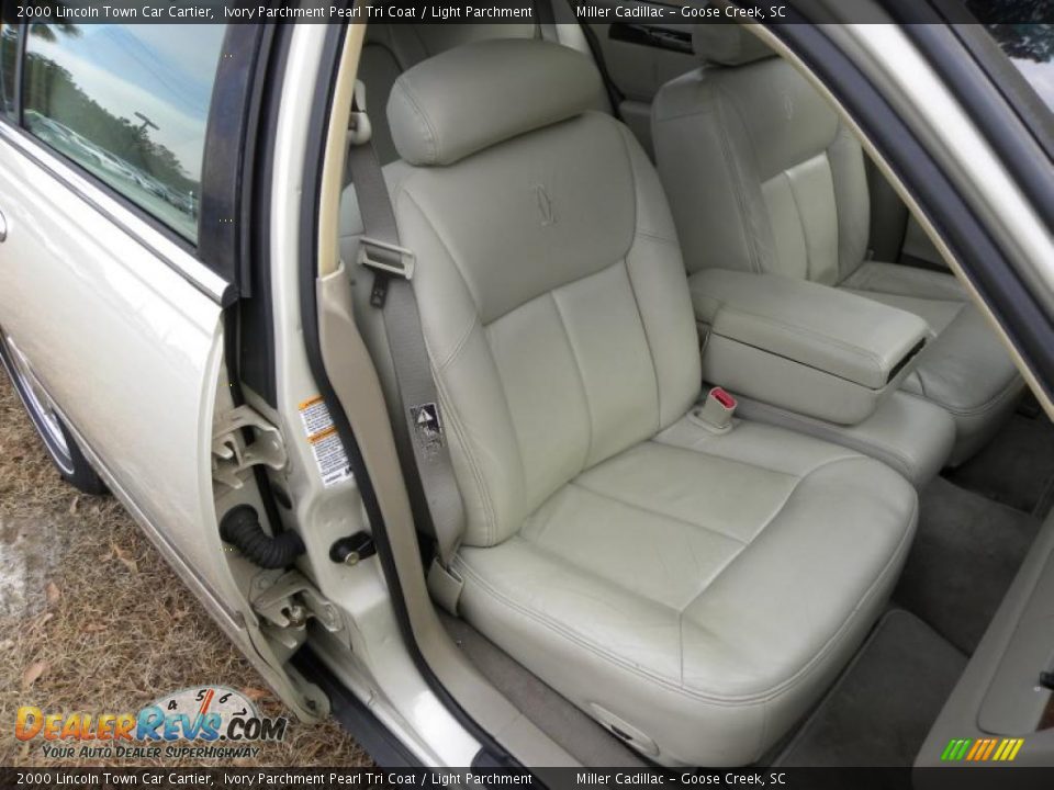 2000 Lincoln Town Car Cartier Ivory Parchment Pearl Tri Coat / Light Parchment Photo #10