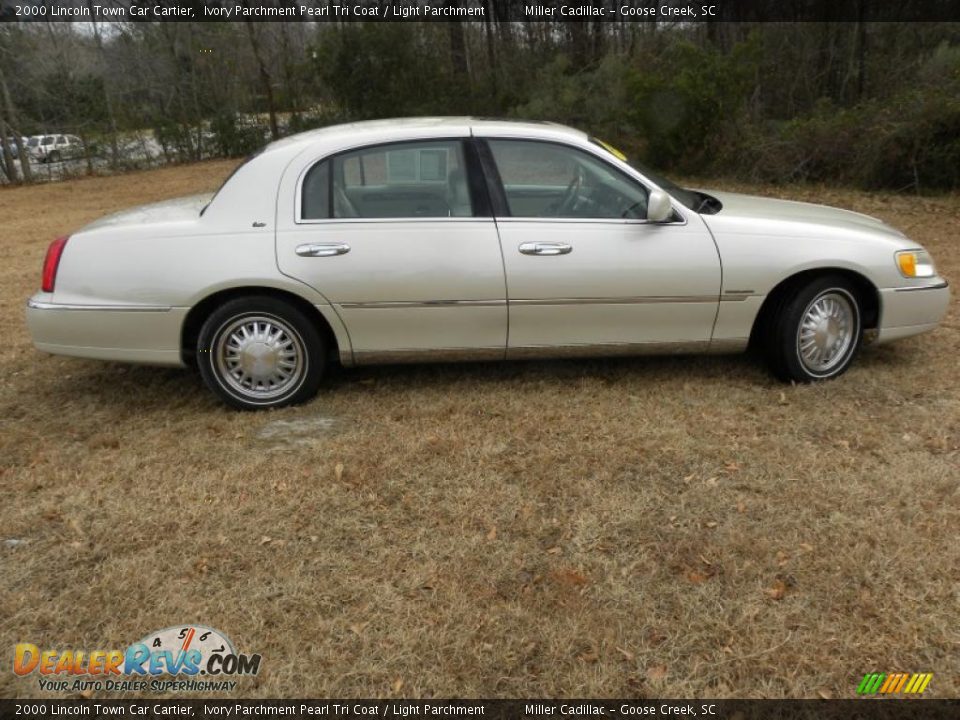 2000 Lincoln Town Car Cartier Ivory Parchment Pearl Tri Coat / Light Parchment Photo #14