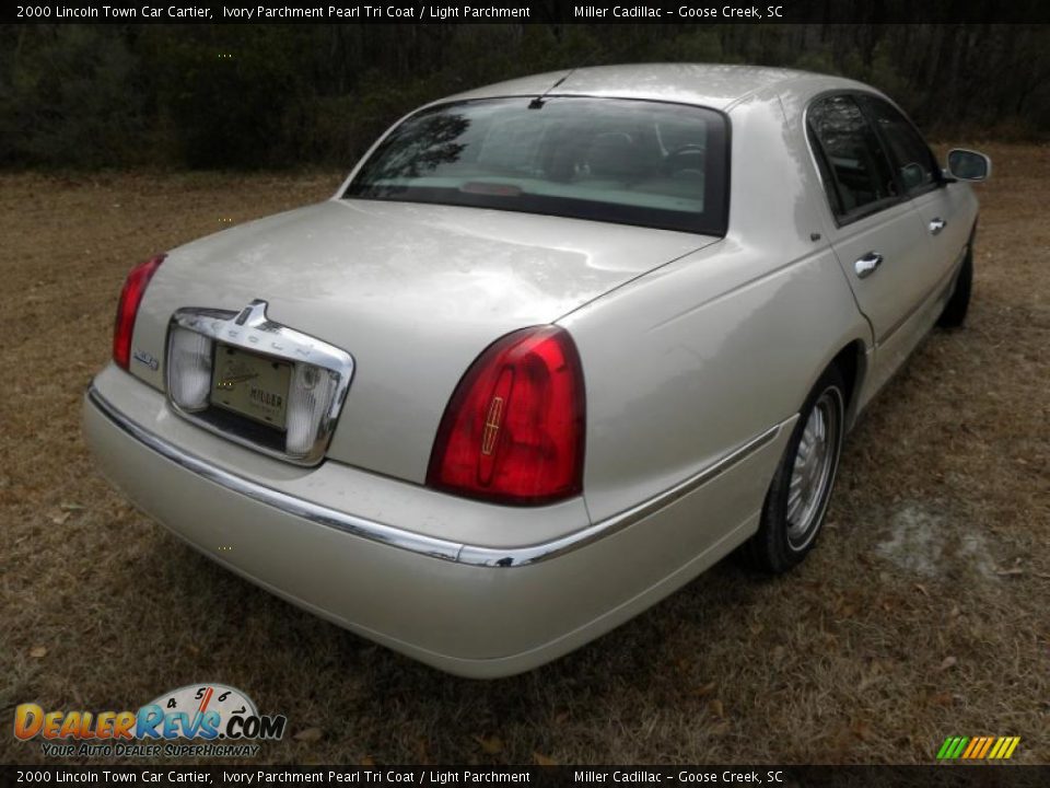 2000 Lincoln Town Car Cartier Ivory Parchment Pearl Tri Coat / Light Parchment Photo #15