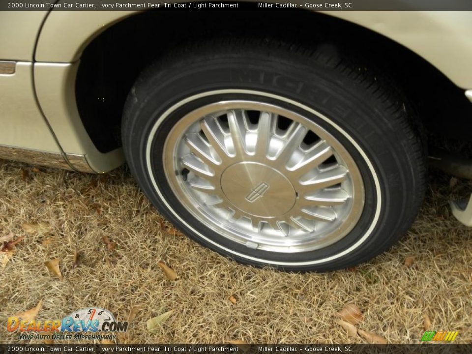 2000 Lincoln Town Car Cartier Ivory Parchment Pearl Tri Coat / Light Parchment Photo #18