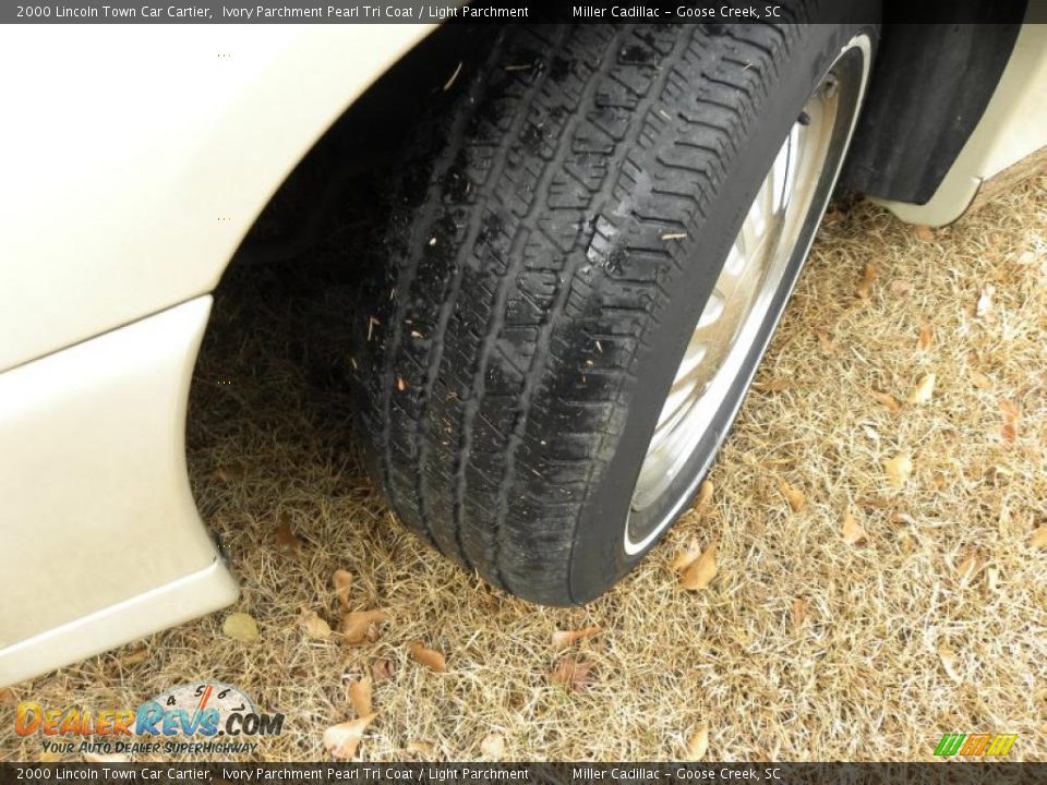 2000 Lincoln Town Car Cartier Ivory Parchment Pearl Tri Coat / Light Parchment Photo #19