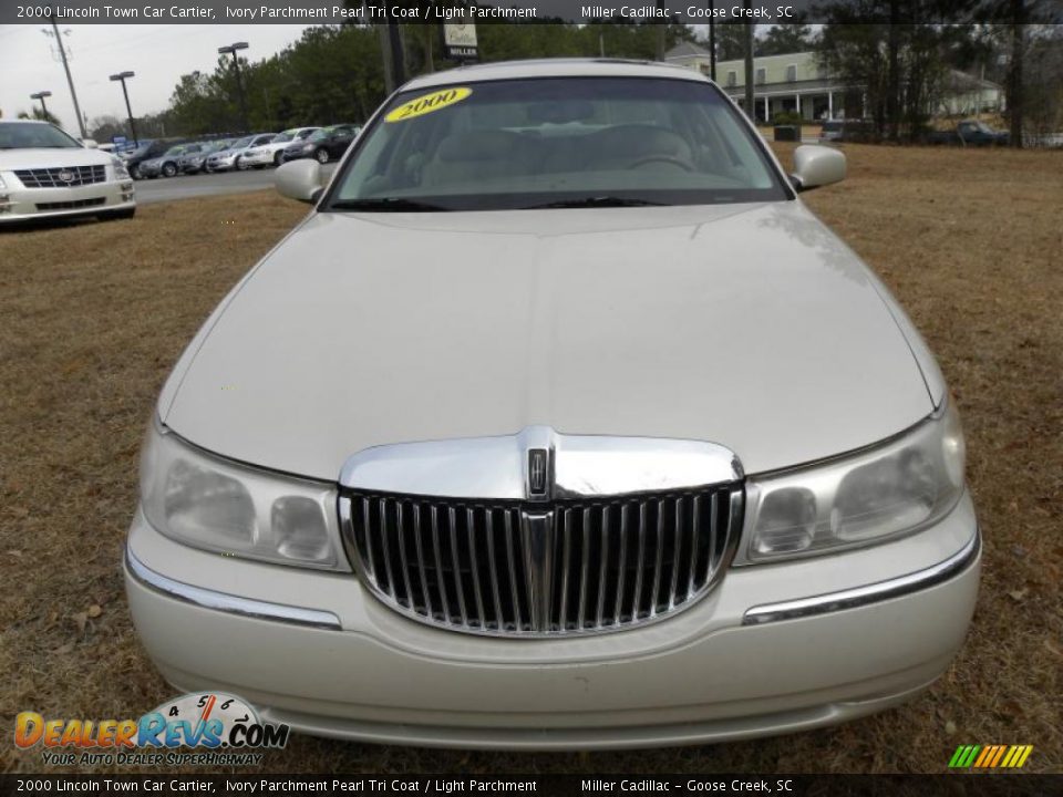 2000 Lincoln Town Car Cartier Ivory Parchment Pearl Tri Coat / Light Parchment Photo #20