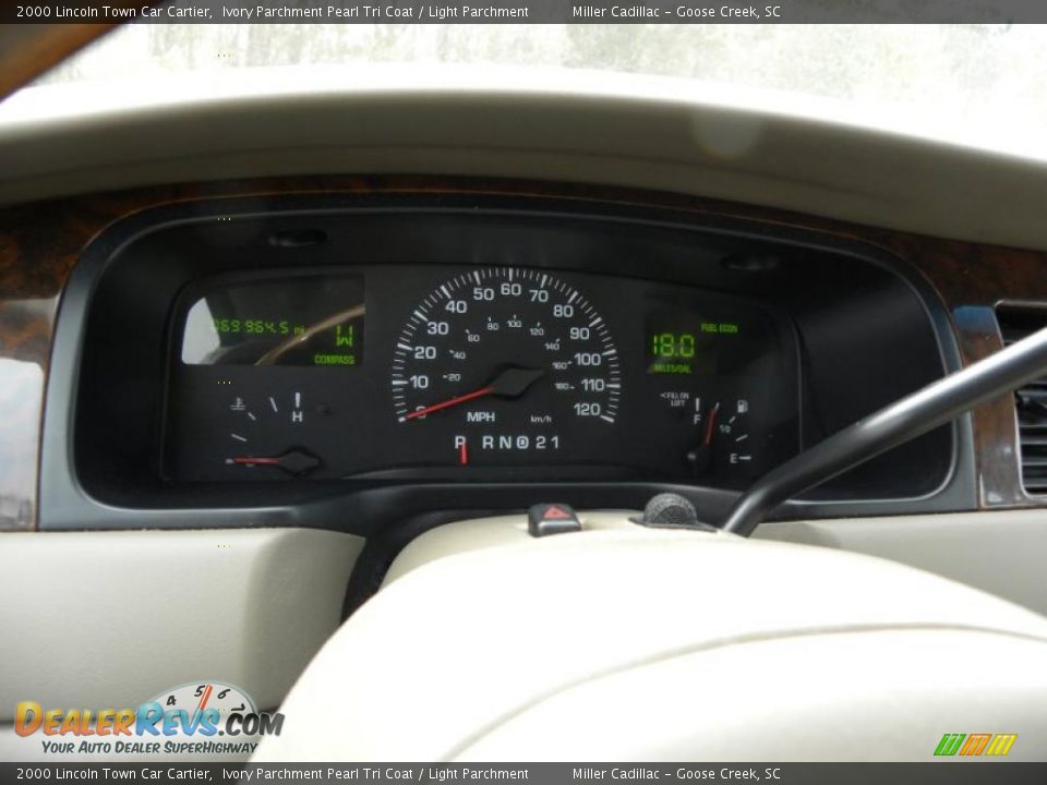2000 Lincoln Town Car Cartier Ivory Parchment Pearl Tri Coat / Light Parchment Photo #23