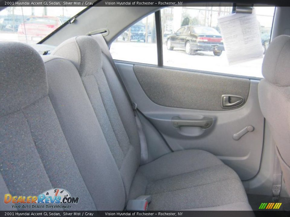 2001 Hyundai Accent GL Sedan Silver Mist / Gray Photo #8