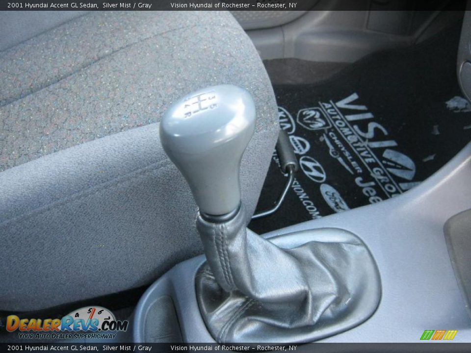 2001 Hyundai Accent GL Sedan Shifter Photo #17