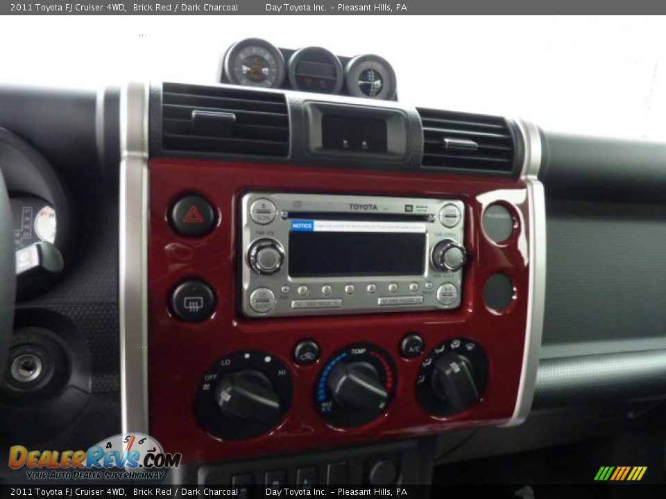 Controls of 2011 Toyota FJ Cruiser 4WD Photo #13