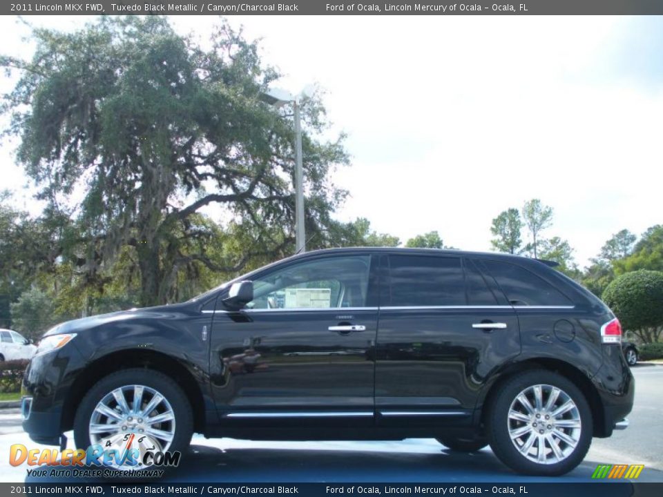 2011 Lincoln MKX FWD Tuxedo Black Metallic / Canyon/Charcoal Black Photo #2