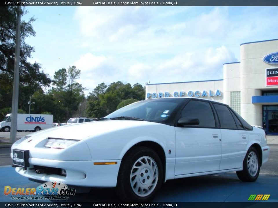 1995 Saturn S Series SL2 Sedan White / Gray Photo #1