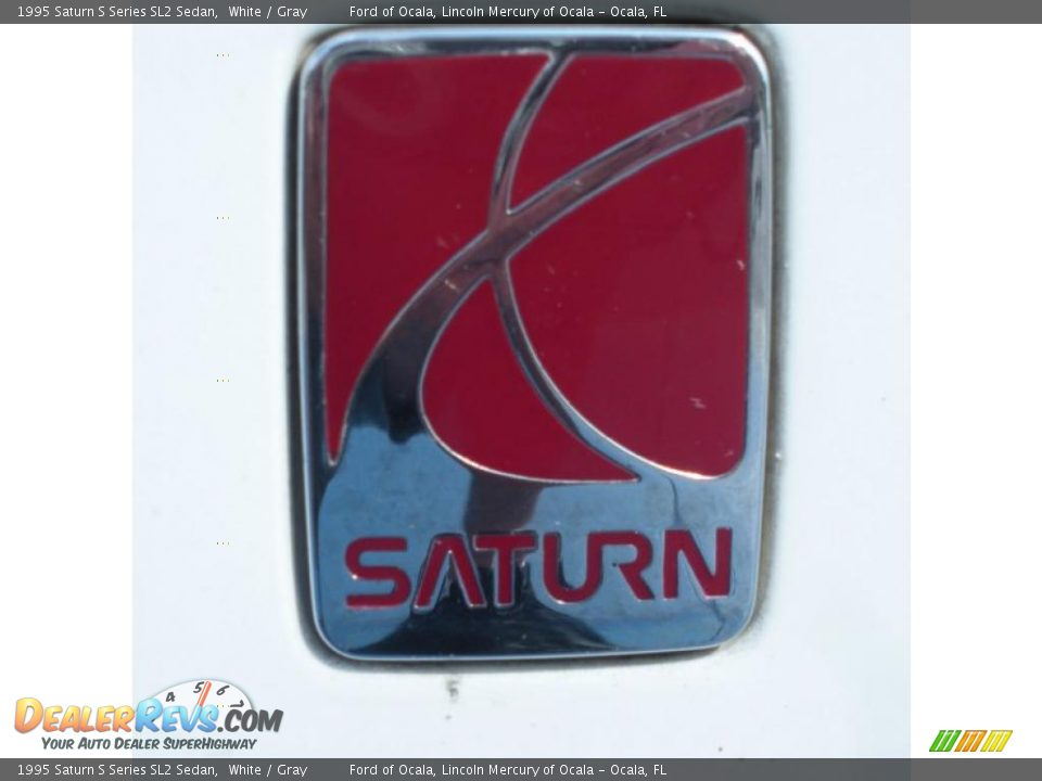 1995 Saturn S Series SL2 Sedan White / Gray Photo #9