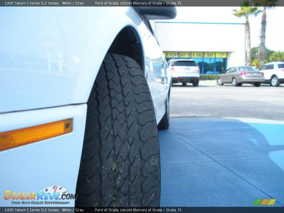 1995 Saturn S Series SL2 Sedan White / Gray Photo #10