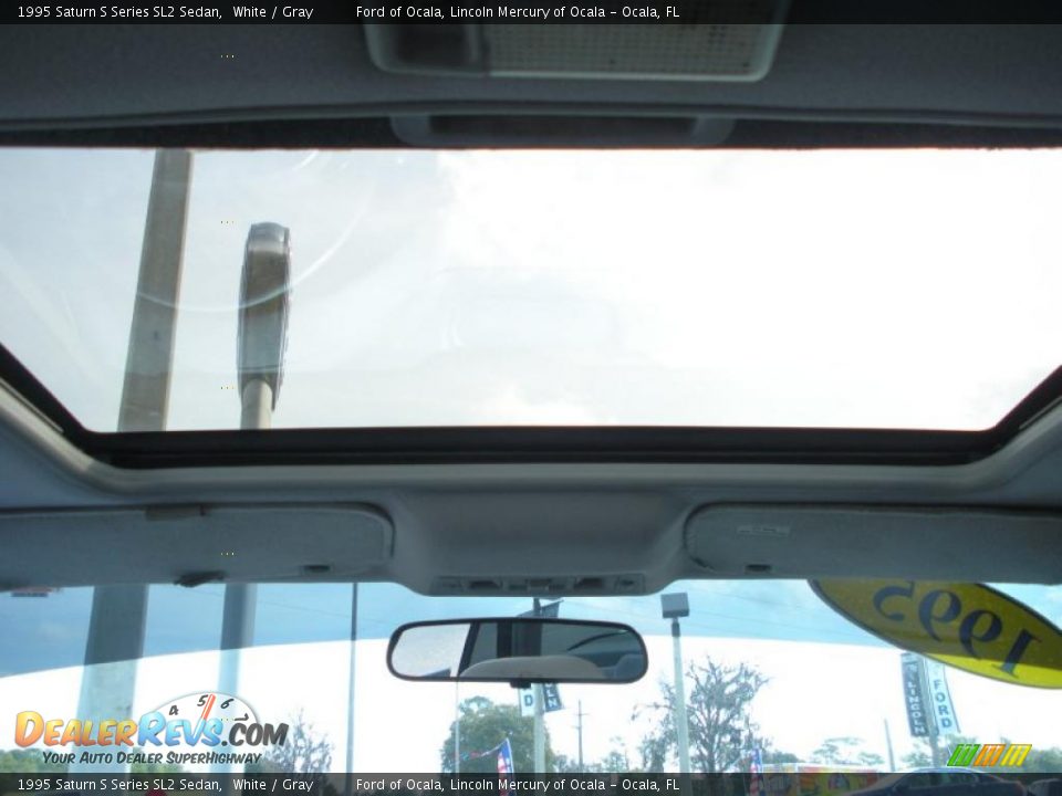 1995 Saturn S Series SL2 Sedan White / Gray Photo #17