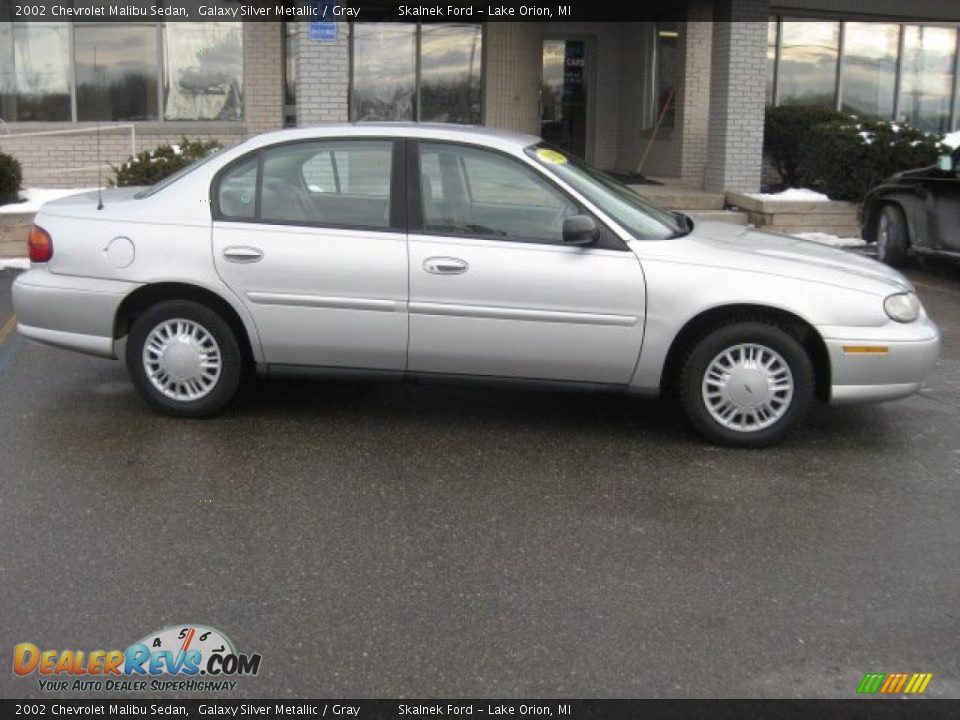 2002 Chevrolet Malibu Sedan Galaxy Silver Metallic / Gray Photo #6