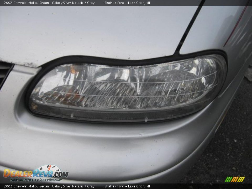 2002 Chevrolet Malibu Sedan Galaxy Silver Metallic / Gray Photo #13