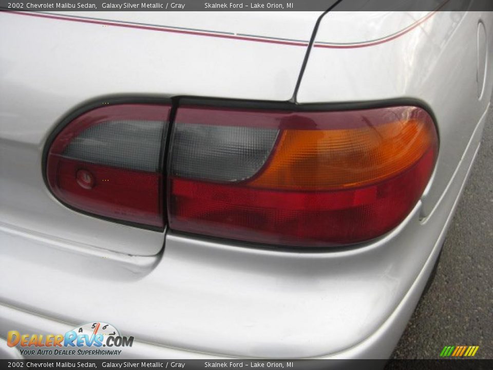 2002 Chevrolet Malibu Sedan Galaxy Silver Metallic / Gray Photo #16