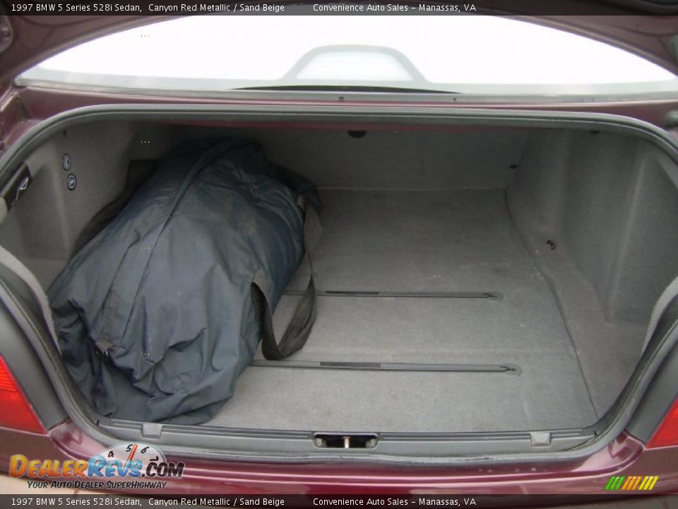 1997 BMW 5 Series 528i Sedan Trunk Photo #12