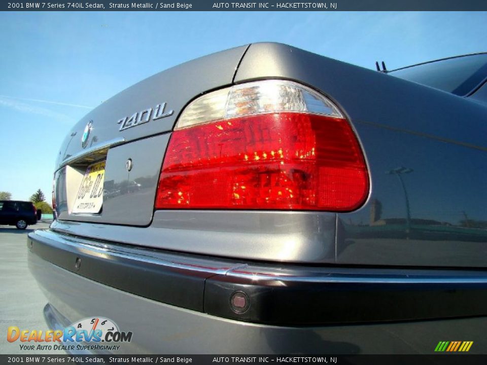 2001 BMW 7 Series 740iL Sedan Stratus Metallic / Sand Beige Photo #24