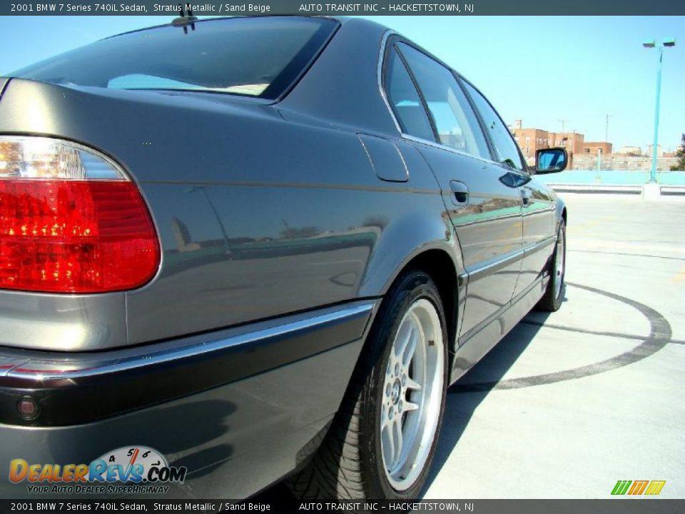 2001 BMW 7 Series 740iL Sedan Stratus Metallic / Sand Beige Photo #33