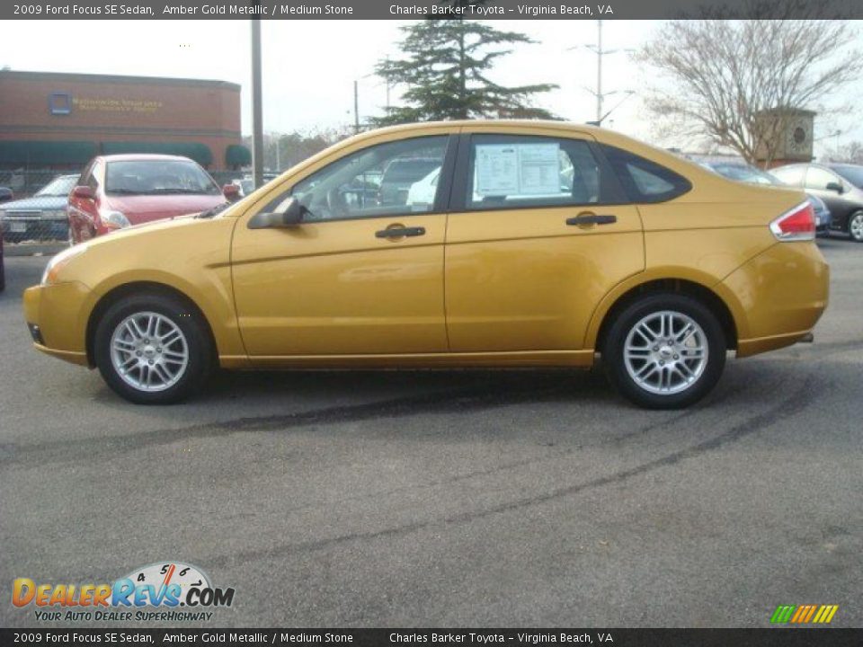 2009 Ford Focus SE Sedan Amber Gold Metallic / Medium Stone Photo #7