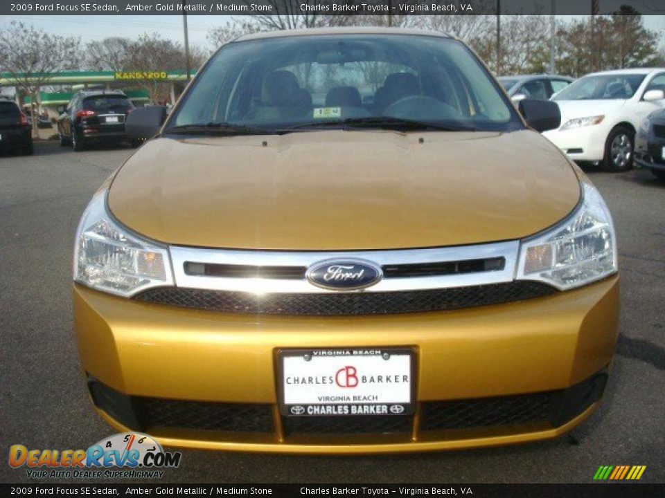 2009 Ford Focus SE Sedan Amber Gold Metallic / Medium Stone Photo #9