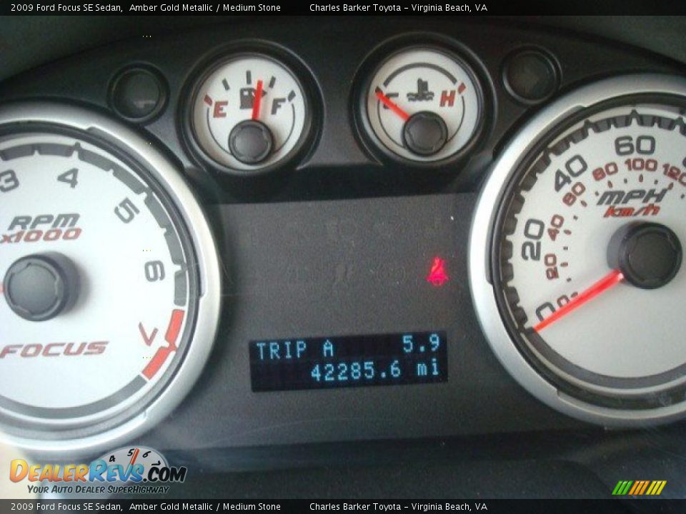 2009 Ford Focus SE Sedan Gauges Photo #14