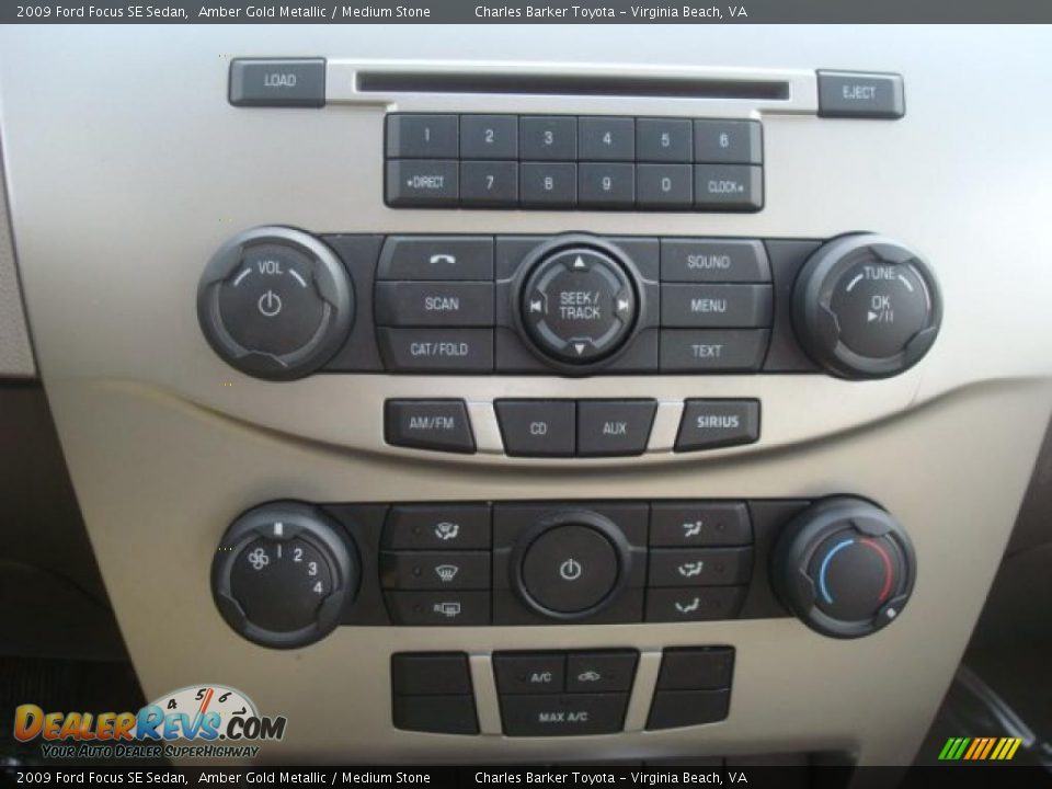 Controls of 2009 Ford Focus SE Sedan Photo #15