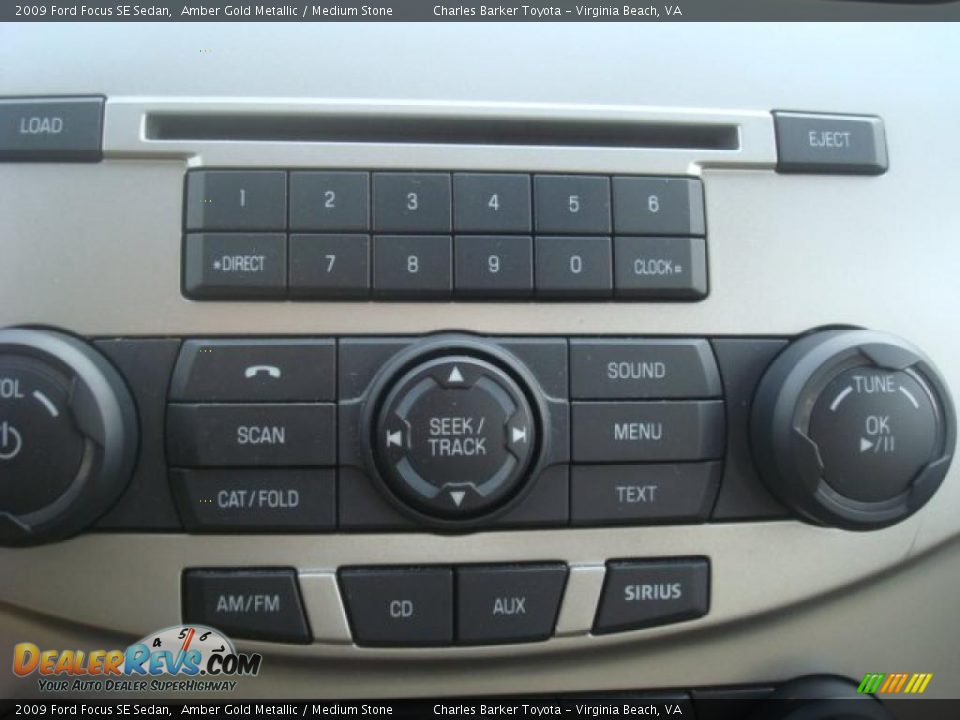 2009 Ford Focus SE Sedan Amber Gold Metallic / Medium Stone Photo #16