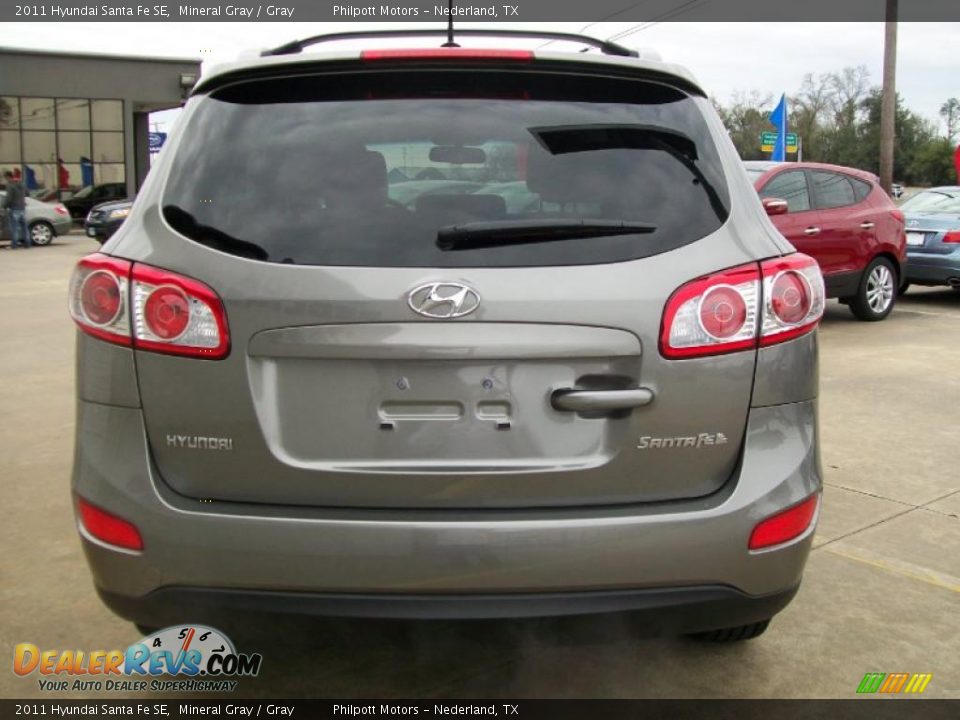 2011 Hyundai Santa Fe SE Mineral Gray / Gray Photo #4