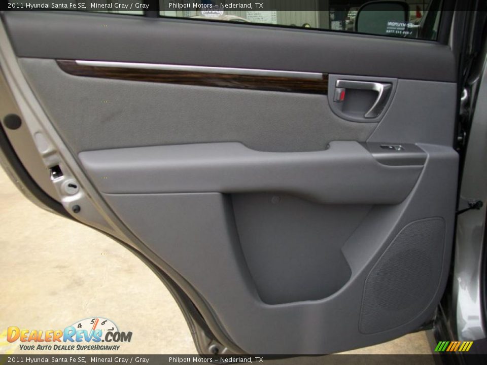 Door Panel of 2011 Hyundai Santa Fe SE Photo #20