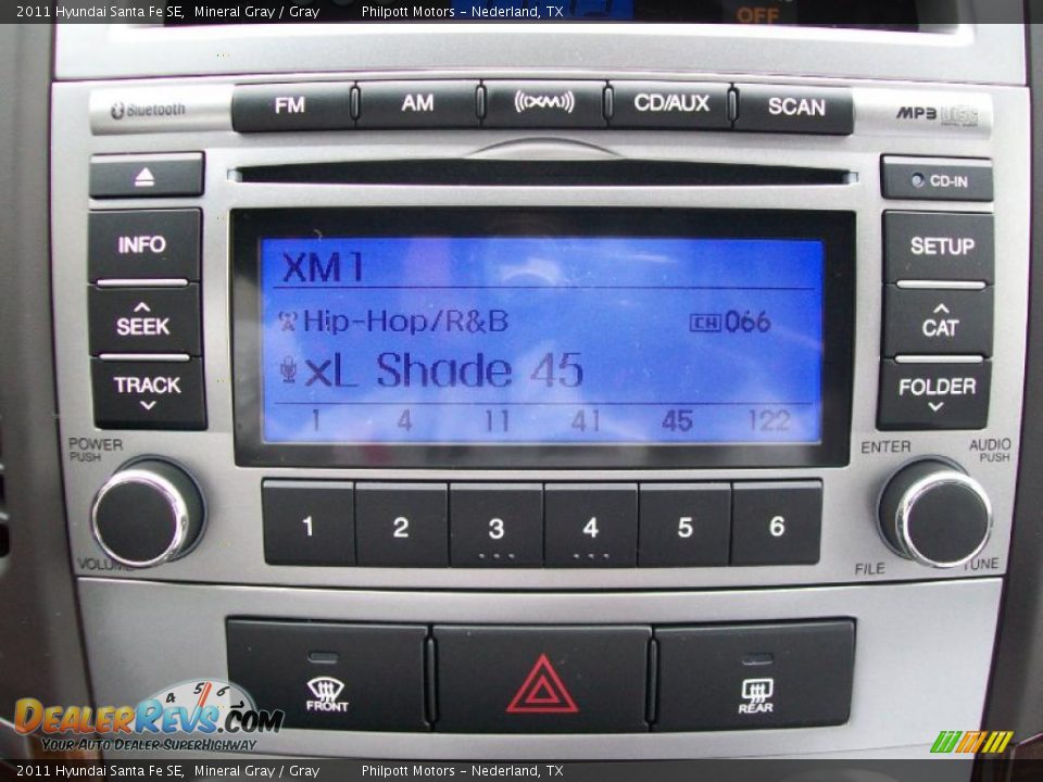 Controls of 2011 Hyundai Santa Fe SE Photo #28