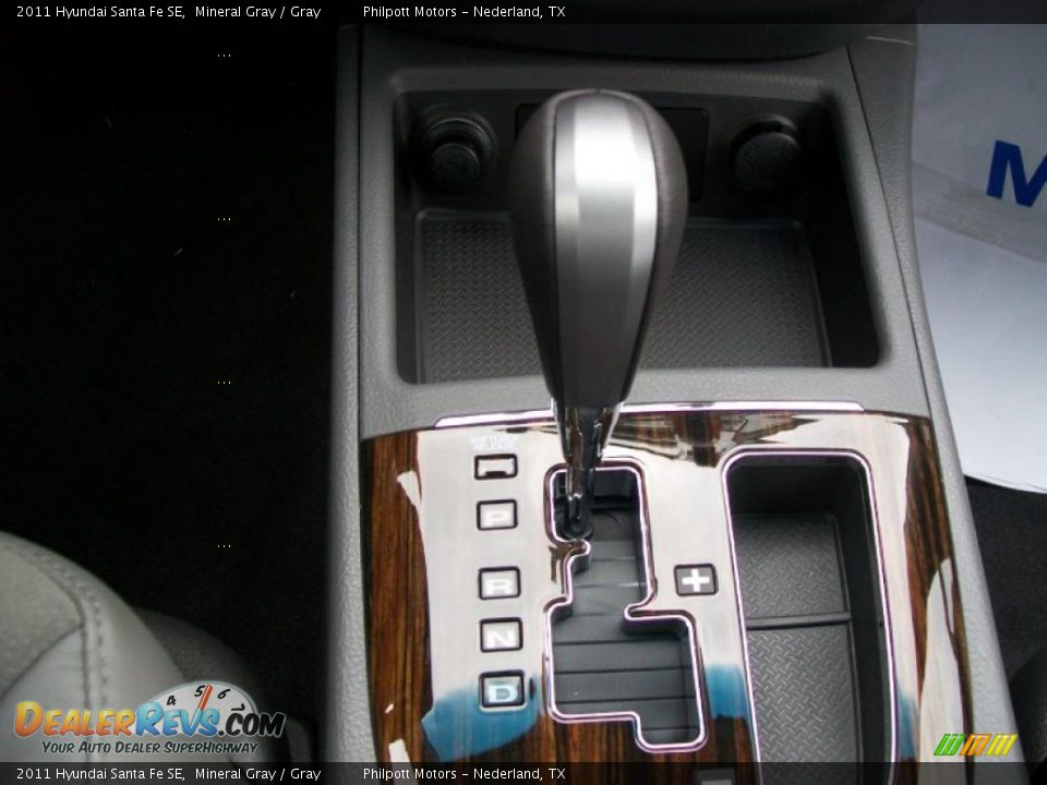 2011 Hyundai Santa Fe SE Shifter Photo #31